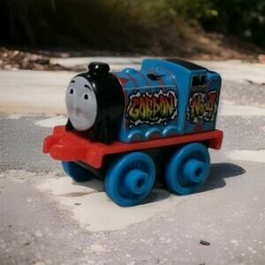Thomas & Friends Minis Graffiti Gordon (No. 4) – Blue Body, Spray-Painted Vibe –
